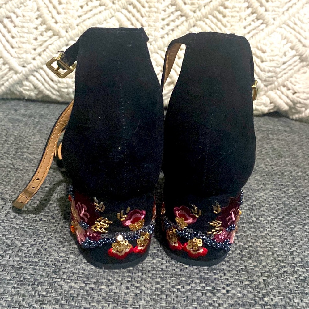 Express Black velvet sequin dress shoe